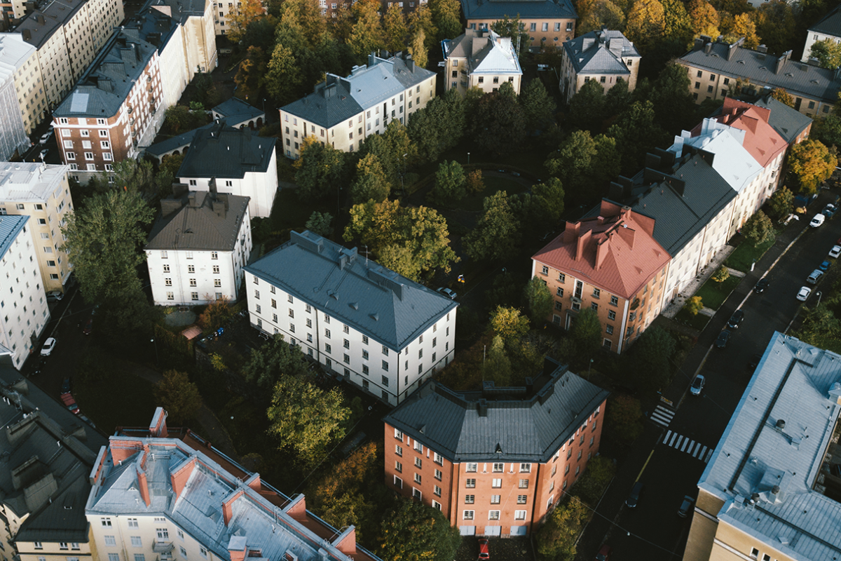 Raval Helsinki Oy etusivu banneri, ilmakuva Raval Helsingin työkohteesta.